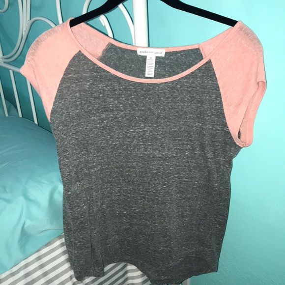 Cute flowy shirt - Picture 1 of 2